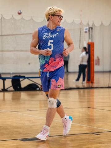 Photo of Miles Lesher (#5) on court at Pace Bootlegger tournament
